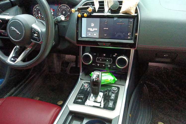 Used Jaguar XEL 2021 2.0T 250 PS R-DYNAMIC S Advanced Sport Edition Audio And AC Panel