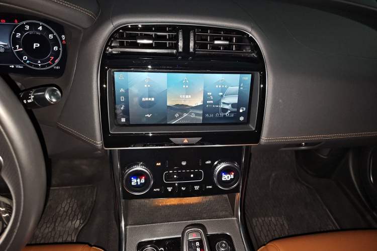 Used Jaguar XEL 2021 2.0T 250 PS R-DYNAMIC S Advanced Sport Edition Audio And AC Panel