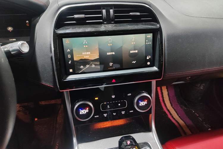 Used Jaguar XEL 2021 2.0T 250 PS R-DYNAMIC S Advanced Sport Edition Audio And AC Panel