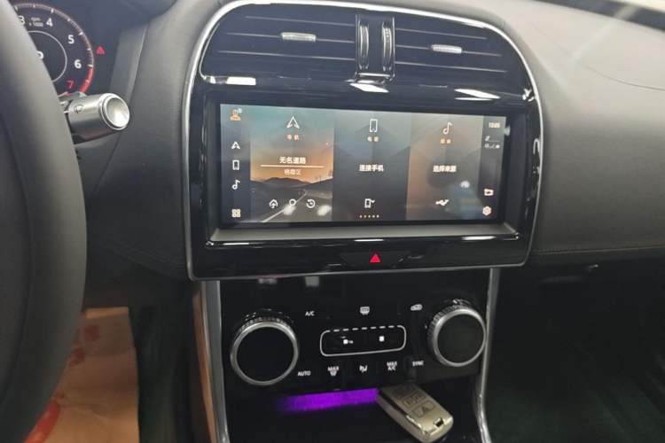 Used Jaguar XEL 2021 2.0T 250 PS S Progressive Elegance Edition Audio And AC Panel