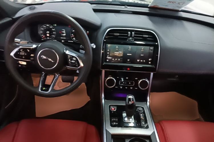 Used Jaguar XEL 2021 2.0T 250 PS R-DYNAMIC S Advanced Sport Edition Center Console