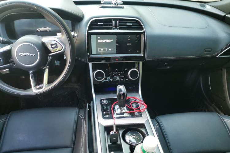 Used Jaguar XEL 2021 2.0T 250 PS R-DYNAMIC S Advanced Sport Edition Center Console