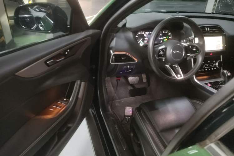 Used Jaguar XEL 2021 2.0T 200PS R-DYNAMIC Youth Sports Edition Driver Seat