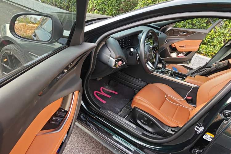 Used Jaguar XEL 2021 2.0T 250 PS Black Edition Sport Version Driver Seat