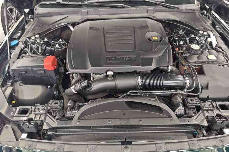 Used Jaguar XEL 2021 2.0T 250 PS S Progressive Elegance Edition Engine Bay