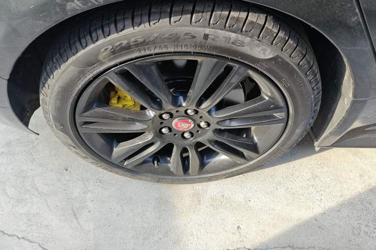 Used Jaguar XEL 2021 2.0T 250 PS Black Edition Sport Version Exterior 5