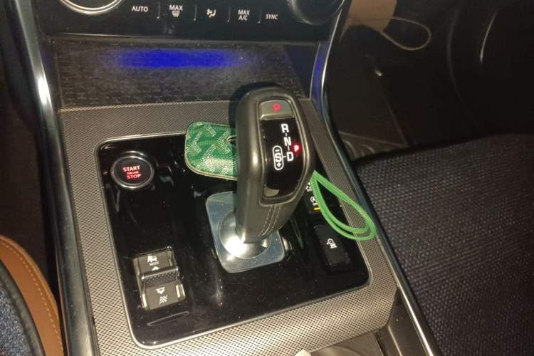 Used Jaguar XEL 2021 2.0T 250 PS R-DYNAMIC S Advanced Sport Edition Gear Lever