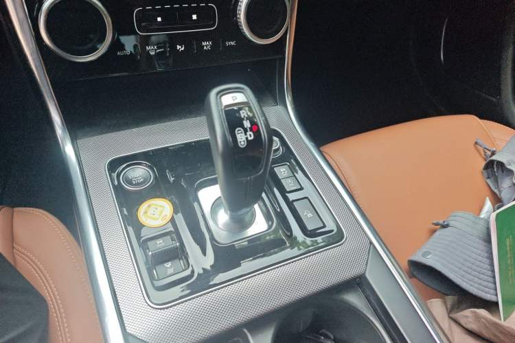 Used Jaguar XEL 2021 2.0T 250 PS R-DYNAMIC S Advanced Sport Edition Gear Lever
