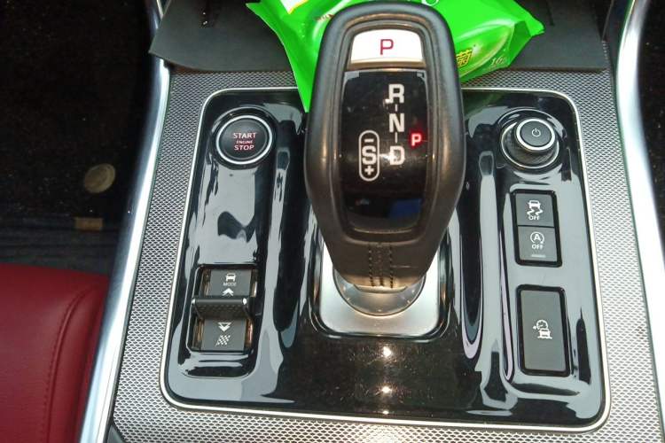 Used Jaguar XEL 2021 2.0T 250 PS R-DYNAMIC S Advanced Sport Edition Gear Lever