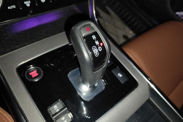 Used Jaguar XEL 2021 2.0T 250 PS R-DYNAMIC S Advanced Sport Edition Gear Lever