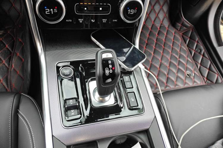Used Jaguar XEL 2021 2.0T 250 PS R-DYNAMIC S Advanced Sport Edition Gear Lever