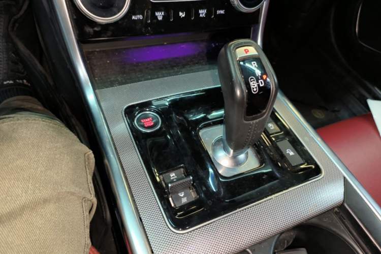 Used Jaguar XEL 2021 2.0T 250 PS R-DYNAMIC S Advanced Sport Edition Gear Lever