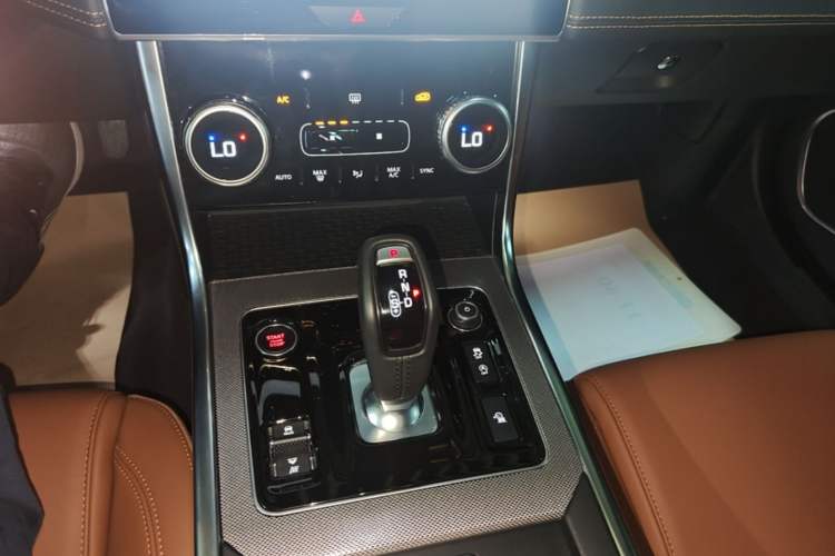 Used Jaguar XEL 2021 2.0T 250 PS R-DYNAMIC S Advanced Sport Edition Gear Lever