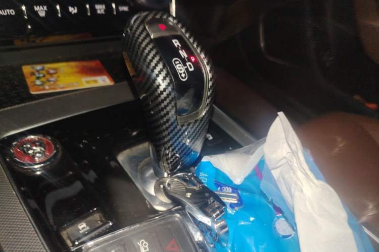 Used Jaguar XEL 2021 2.0T 250 PS R-DYNAMIC S Advanced Sport Edition Gear Lever
