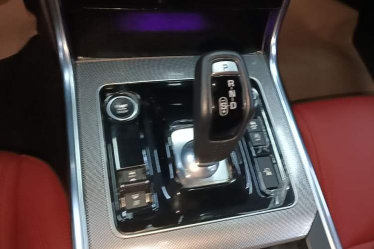 Used Jaguar XEL 2021 2.0T 250 PS R-DYNAMIC S Advanced Sport Edition Gear Lever