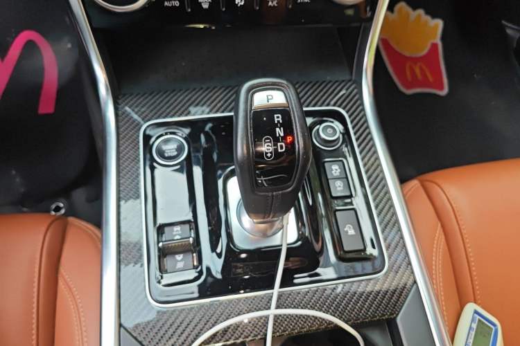 Used Jaguar XEL 2021 2.0T 250 PS Black Edition Sport Version Gear Lever