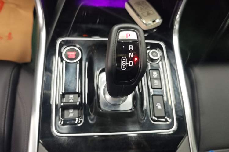 Used Jaguar XEL 2021 2.0T 250 PS S Progressive Elegance Edition Gear Lever