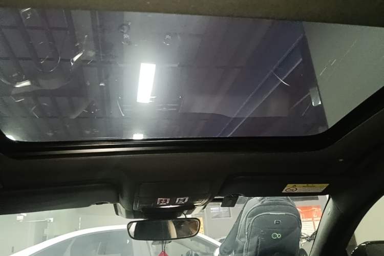 Used Jaguar XEL 2021 2.0T 200PS R-DYNAMIC Youth Sports Edition Headliner
