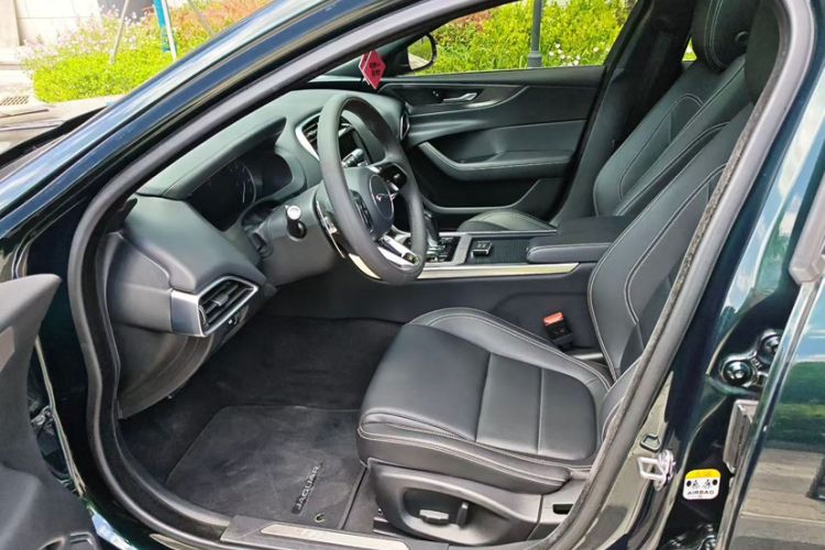Used Jaguar XEL 2021 2.0T 200PS R-DYNAMIC Youth Sports Edition Interior 2