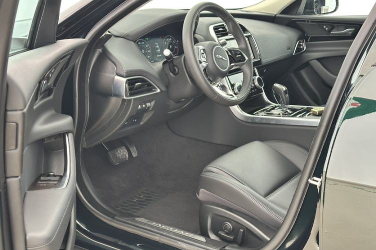 Used Jaguar XEL 2021 2.0T 250 PS S Progressive Elegance Edition Interior 2
