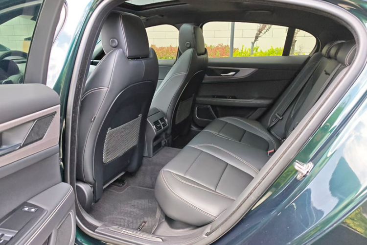 Used Jaguar XEL 2021 2.0T 200PS R-DYNAMIC Youth Sports Edition Interior 2