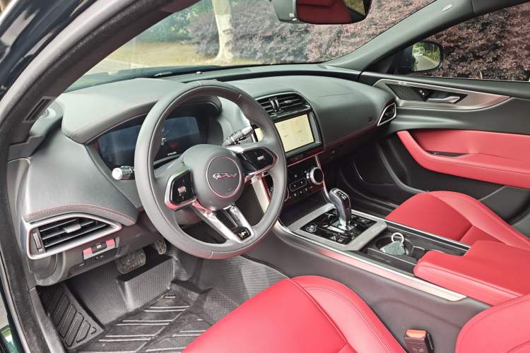 Used Jaguar XEL 2021 2.0T 250 PS R-DYNAMIC S Advanced Sport Edition Interior 3