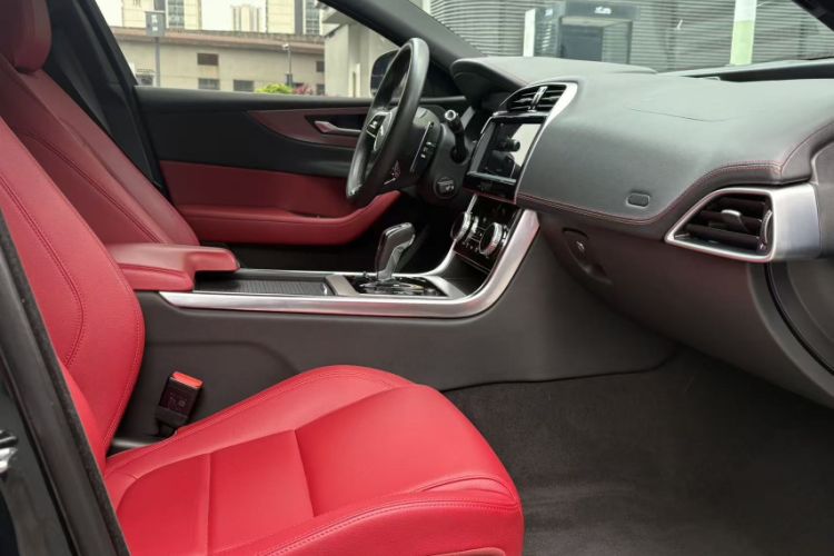 Used Jaguar XEL 2021 2.0T 250 PS R-DYNAMIC S Advanced Sport Edition Interior 3