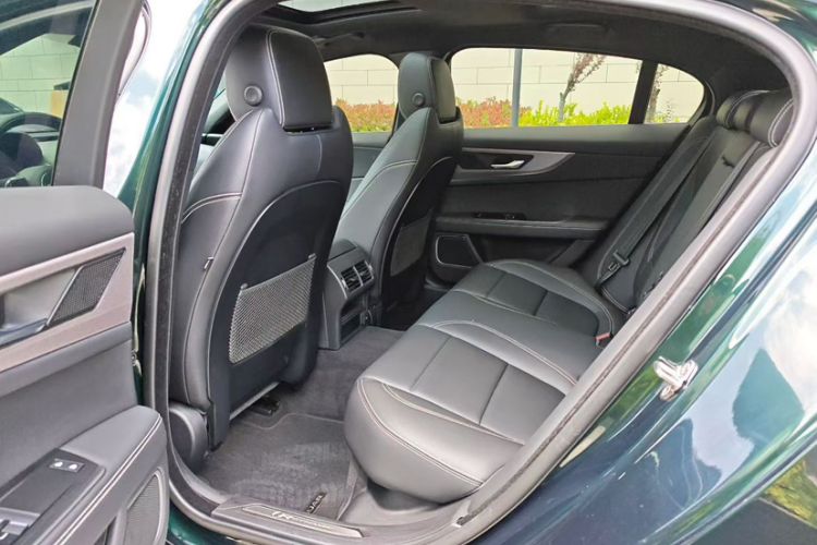Used Jaguar XEL 2021 2.0T 200PS R-DYNAMIC Youth Sports Edition Interior 4