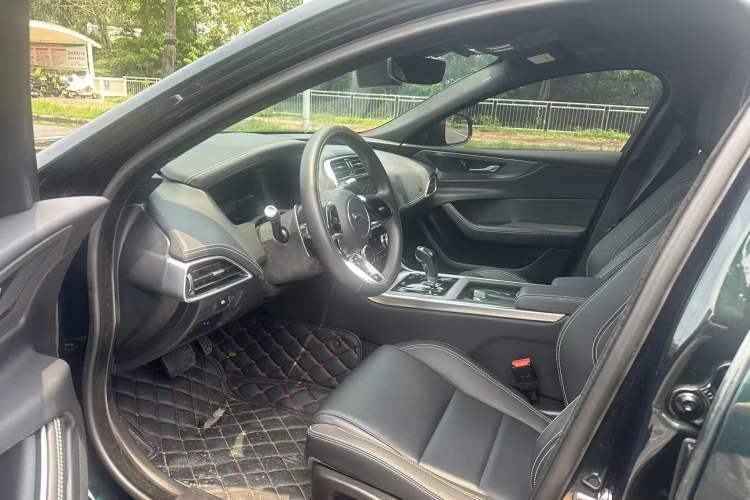Used Jaguar XEL 2021 2.0T 250 PS R-DYNAMIC S Advanced Sport Edition Interior 4