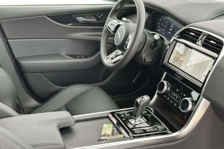 Used Jaguar XEL 2021 2.0T 250 PS S Progressive Elegance Edition Interior 7