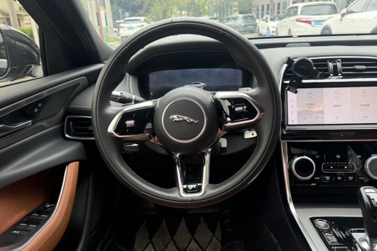 Used Jaguar XEL 2021 2.0T 250 PS R-DYNAMIC S Advanced Sport Edition Interior 8