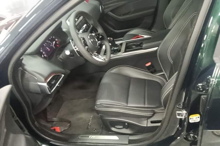 Used Jaguar XEL 2021 2.0T 200PS R-DYNAMIC Youth Sports Edition Left Front Seat