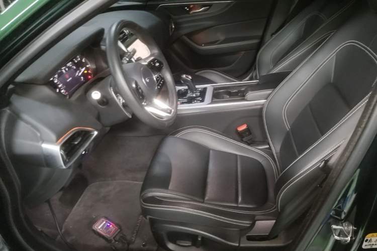 Used Jaguar XEL 2021 2.0T 200PS R-DYNAMIC Youth Sports Edition Left Front Seat