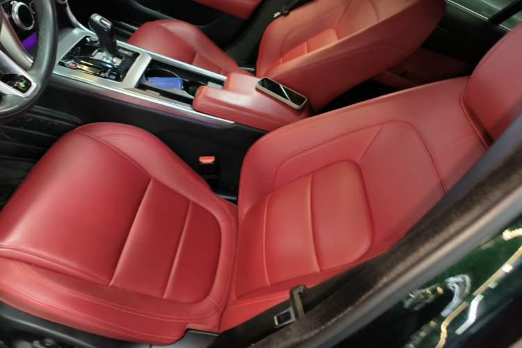 Used Jaguar XEL 2021 2.0T 250 PS R-DYNAMIC S Advanced Sport Edition Left Front Seat