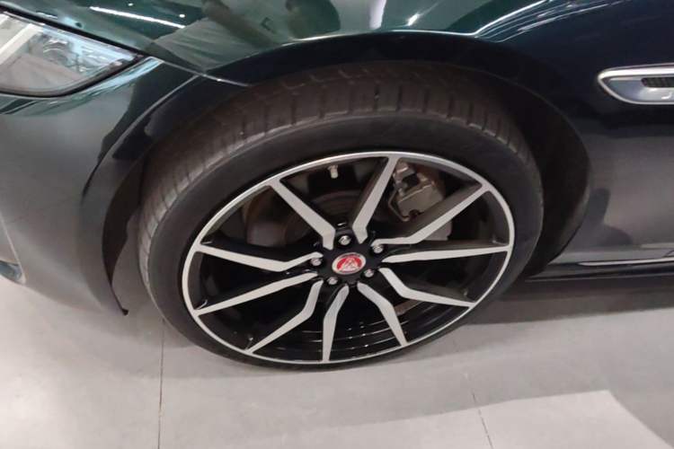 Used Jaguar XEL 2021 2.0T 250 PS R-DYNAMIC S Advanced Sport Edition Left Front Wheel Hub