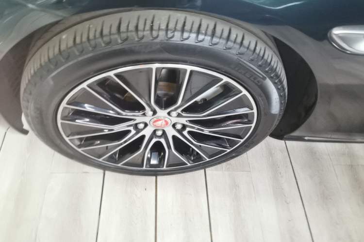 Used Jaguar XEL 2021 2.0T 250 PS S Progressive Elegance Edition Left Front Wheel Hub
