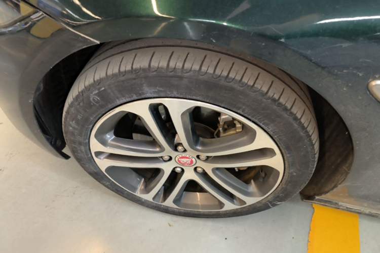 Used Jaguar XEL 2021 2.0T 250 PS R-DYNAMIC S Advanced Sport Edition Left Front Wheel Hub