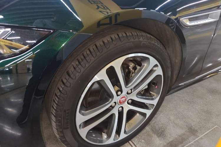 Used Jaguar XEL 2021 2.0T 250 PS R-DYNAMIC S Advanced Sport Edition Left Front Wheel Hub