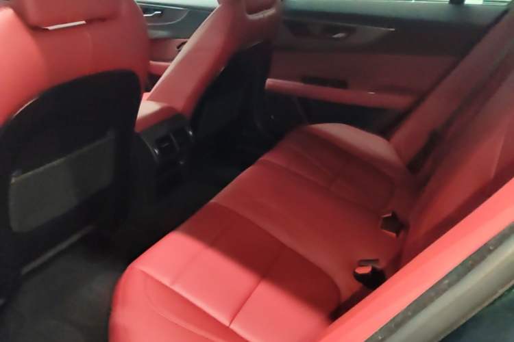Used Jaguar XEL 2021 2.0T 250 PS R-DYNAMIC S Advanced Sport Edition Left Rear Seat
