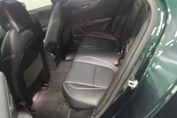 Used Jaguar XEL 2021 2.0T 200PS R-DYNAMIC Youth Sports Edition Left Rear Seat