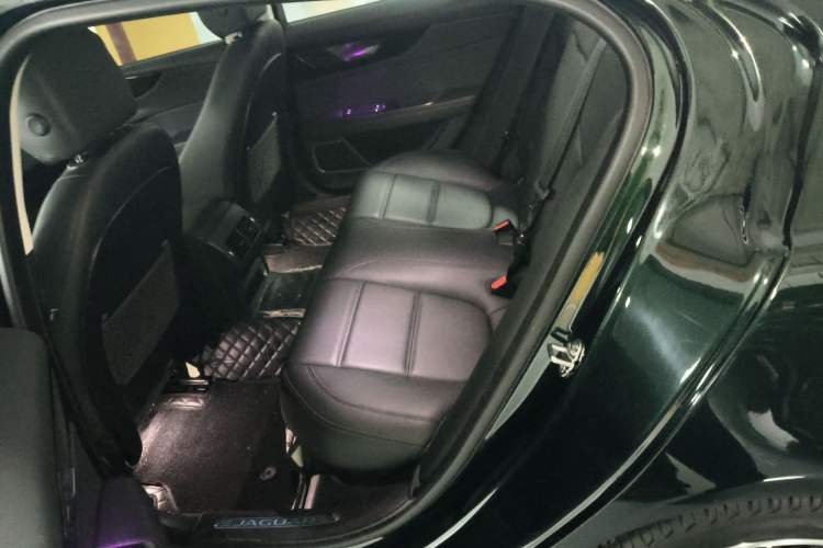 Used Jaguar XEL 2021 2.0T 250 PS S Progressive Elegance Edition Left Rear Seat