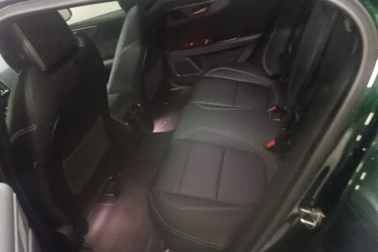 Used Jaguar XEL 2021 2.0T 200PS R-DYNAMIC Youth Sports Edition Left Rear Seat