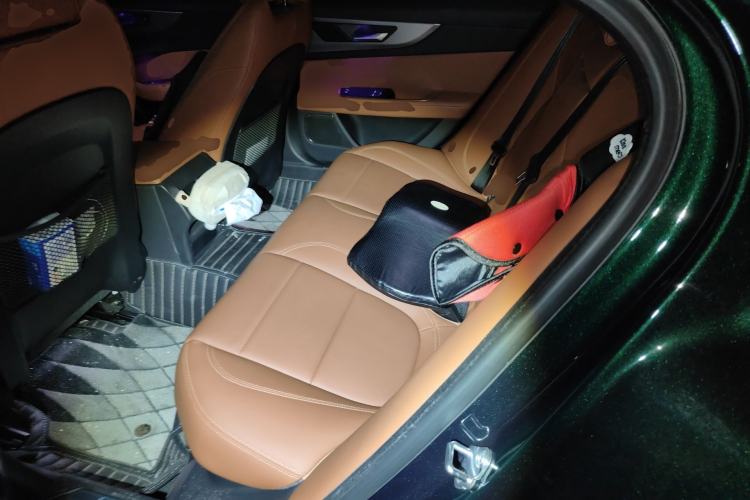 Used Jaguar XEL 2021 2.0T 250 PS R-DYNAMIC S Advanced Sport Edition Left Rear Seat