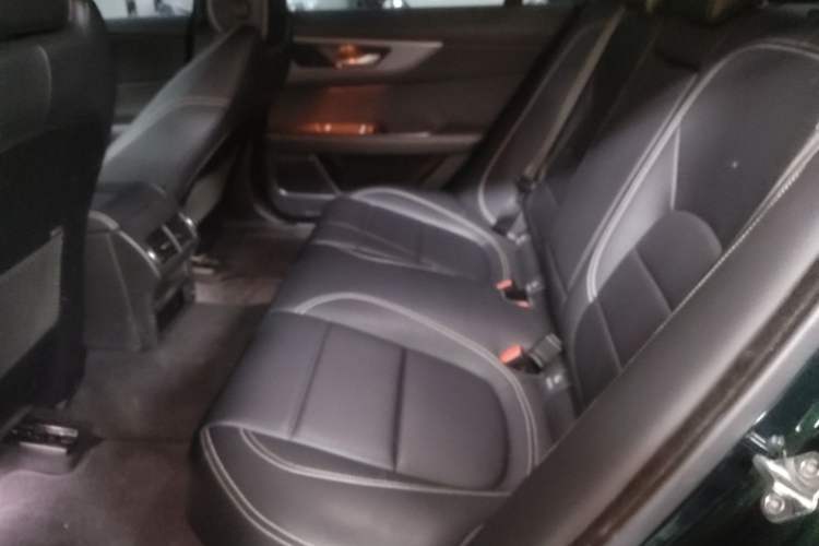 Used Jaguar XEL 2021 2.0T 200PS R-DYNAMIC Youth Sports Edition Left Rear Seat