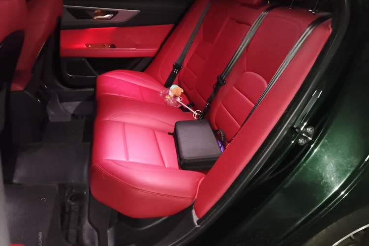 Used Jaguar XEL 2021 2.0T 250 PS R-DYNAMIC S Advanced Sport Edition Left Rear Seat