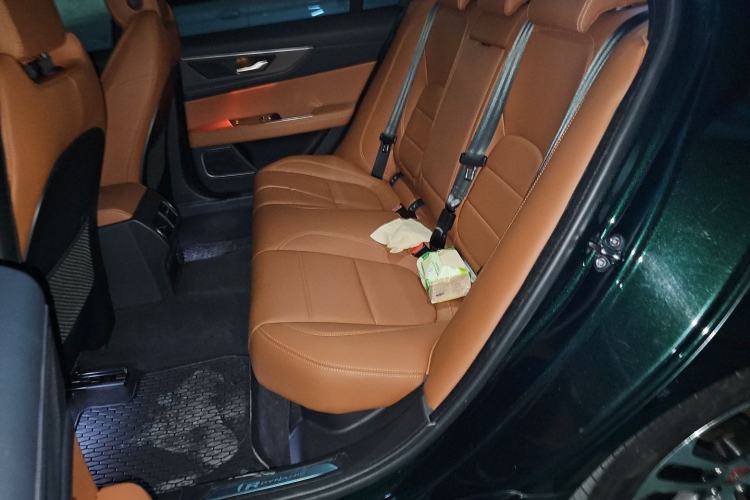Used Jaguar XEL 2021 2.0T 250 PS R-DYNAMIC S Advanced Sport Edition Left Rear Seat