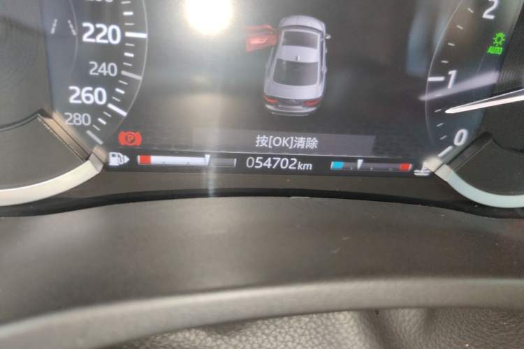 Used Jaguar XEL 2021 2.0T 200PS R-DYNAMIC Youth Sports Edition Odometer Close Up