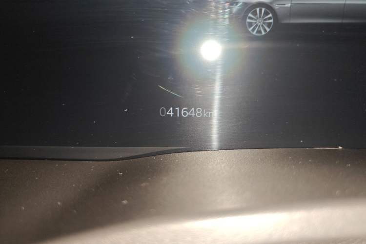 Used Jaguar XEL 2021 2.0T 250 PS R-DYNAMIC S Advanced Sport Edition Odometer Close Up