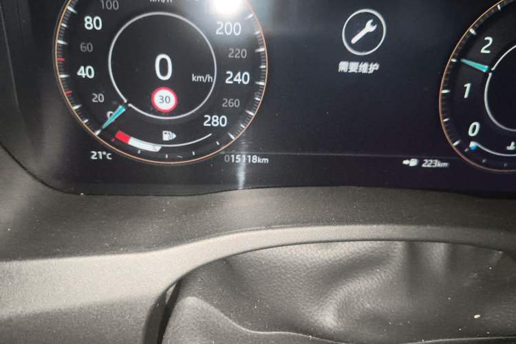 Used Jaguar XEL 2021 2.0T 250 PS R-DYNAMIC S Advanced Sport Edition Odometer Close Up