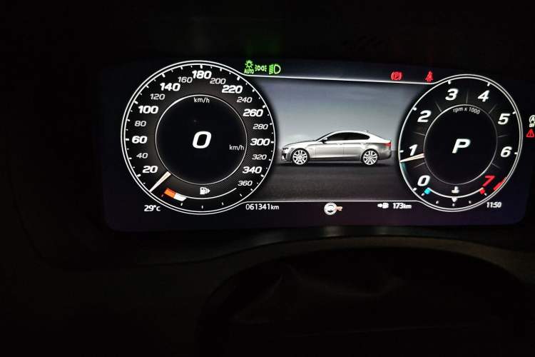 Used Jaguar XEL 2021 2.0T 250 PS R-DYNAMIC S Advanced Sport Edition Odometer Close Up